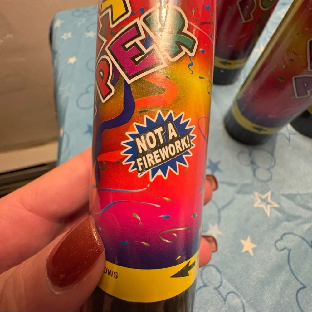 NWT Set of 7 Party Popper’s Confetti Cannons